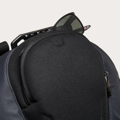 Oakley Kitchen Sink Backpack, Graphite